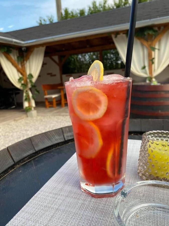 Platan Vendeghaz Balatongyörök